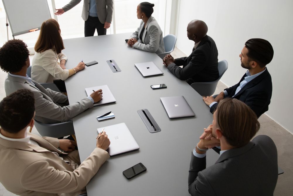 Professionnels de la copropriété réunis pour une présentation d'outils numériques de gestion